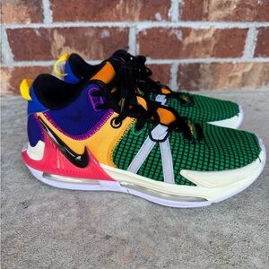 Nike LeBron Witness 7